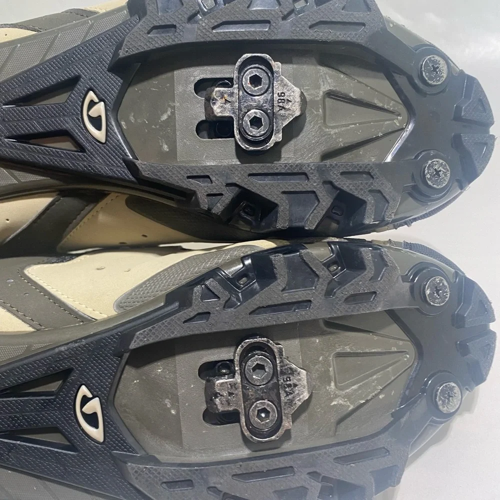 Giro Men's size 12 Cycling Shoes - Black and Tan - Picture 7 of 14